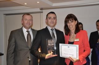 Alexandre Longavesne, réceptionniste au Radisson Blu de Nice, entouré  de Mr Van Dalsum Eric,...