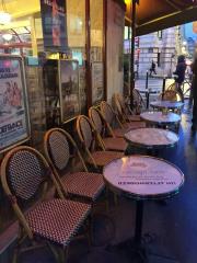 Les CHR souffrent d'une baisse de fréquentation très nette, au lendemain des attentats du 13...