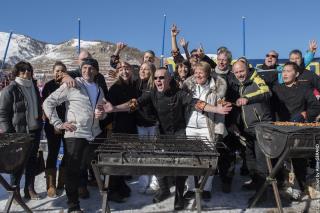 La fine équipe des Toques Brûlées a été rejointe par l'ensemble des chefs présents sur la station...
