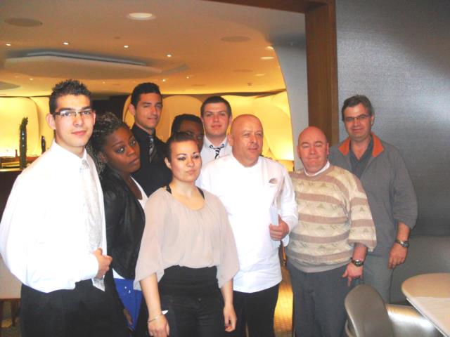 Les six élèves de CAP du lycée de la Vidaude et leurs professeurs lors de leur rencontre avec Thierry Marx.