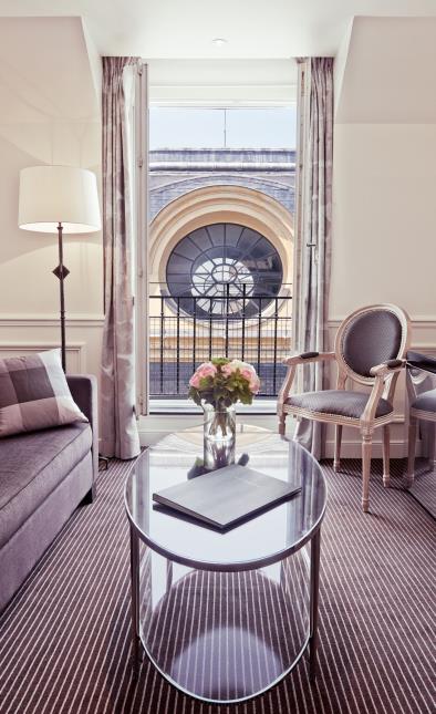 La salon d'une suite.
