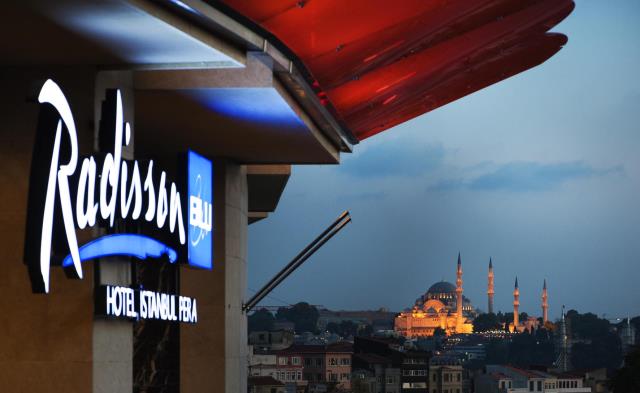 Le Radisson Blu Hotel d'Istanbul Pera jouit d'un emplacement qui offre un accès aux sites historiques et culturels les plus importants d'Istanbul.
