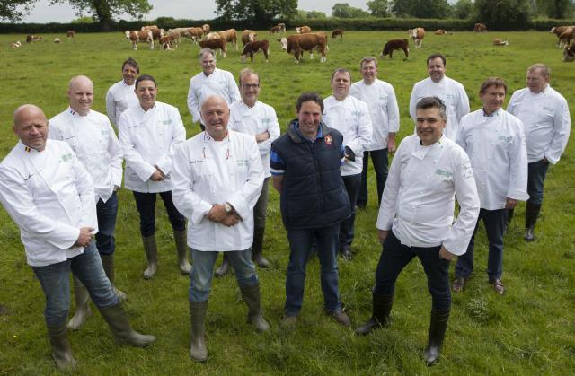 Luc Mignon (membre Belge), Jean Pierre Cazals, l’éleveur Jim Hogan, Roland Borne

Pierre Caillet, Larbi Ouriaghli (membre Belge), Roland Debuyst (membre Belge), Marc Seignard, Jacques Cagna

Eric Léautey, Jean Paul Jeunet, Matthieu Fontaine, Romuald F
