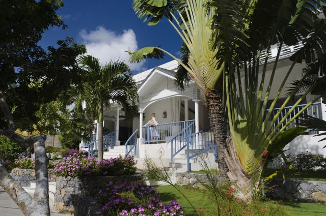 Le Saint-Barth Isle de France est situé sur la plage des Flamands, à cinq minutes de la captiale de l'île, Gustavia.
