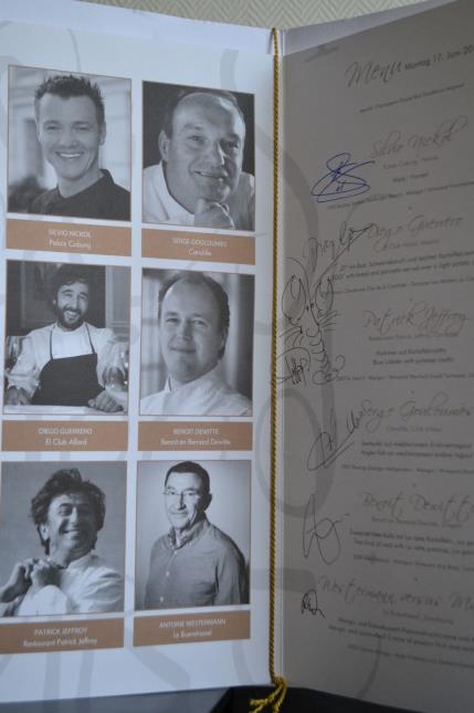 La carte signée par les six chefs étoilés participants.