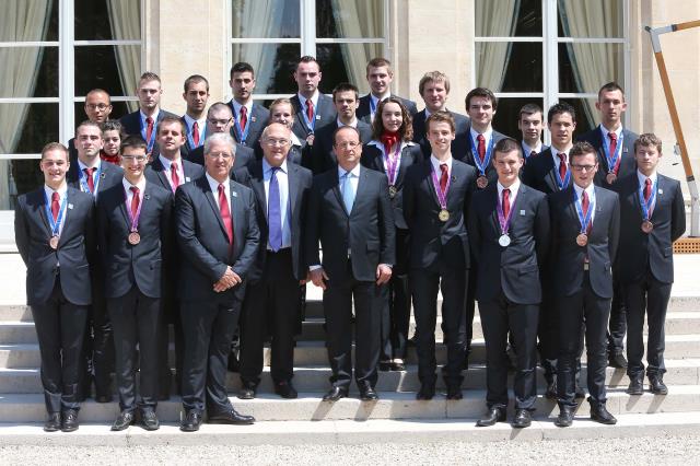 Réception en l'honneur des jeunes médaillés français des 42e Olympiades des métiers, mardi 9 juillet, au Palais de l'Elysée, en présence de François Hollande, du ministre Michel Sapin. et du président WorldSkills France Michel Guisembert.
