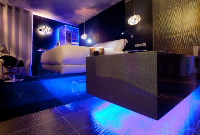 L'univers de la chambre Lévitation au Seven.