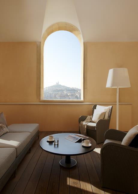 Une chambre executive avec vue sur Notre-Dame de la Garde.