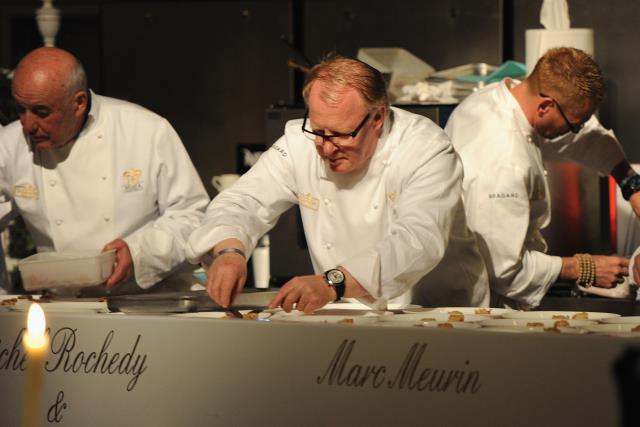 Les chefs en plein préparatif.
