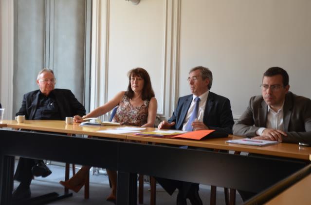 De g à d : Christian Bourganel, Jacqueline Lariven, directrice de la communication des Brasseurs de France, Philippe Vasseur et Pascal Chevremont, directeur général de l'association.