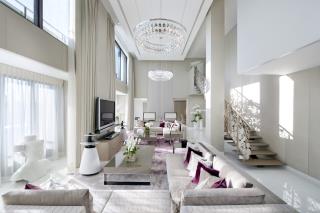 La Suite Royale au Mandarin Oriental Paris.