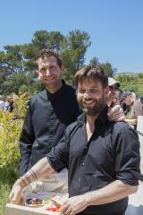 Alexandre Mazzia et Laurent Favre-Mot sur le lieu du pique-nique.