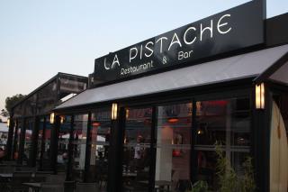 Le restaurant dispose avec la terrasse de 110 places assises.