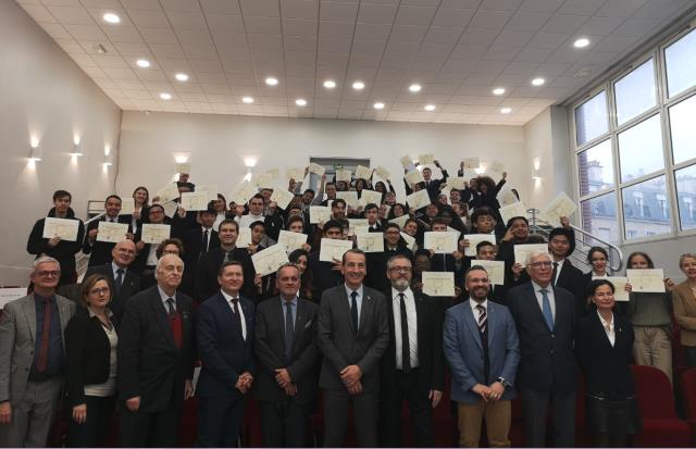 A l'honneur 99 diplômé(e)s 2019 promotions ' Franck Jeantet', MCCDR, MCET, MCAR, Bac pro Cuisine & Restaurant, STHR (80e promotion), entouré de ses filleul(e)s, avec de gauche à droite, au 1er rang, Stanislas Vallee, Pierre Berthet, Eric Duszynski, Olivie
