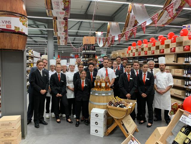 Participation à l'organisation de « la foire aux vins » du Carrefour Market à Brillanne