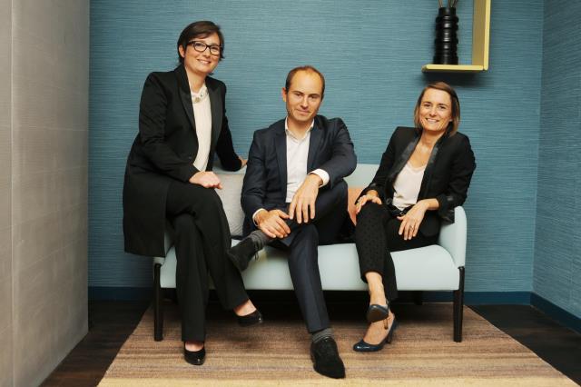 De g. à d. : Marion Laroche, Romain Binet et Emilie Arabyan.