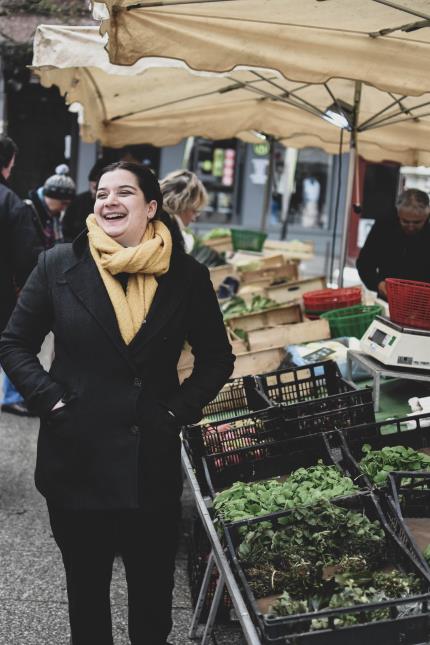 Restaurant ET à Rodez, Emilie Roussey au marché de Rodez