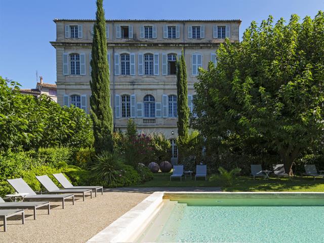 Le Château de Mazan (Vaucluse) est un hôtel 4 étoiles de 30 chambres et suites.