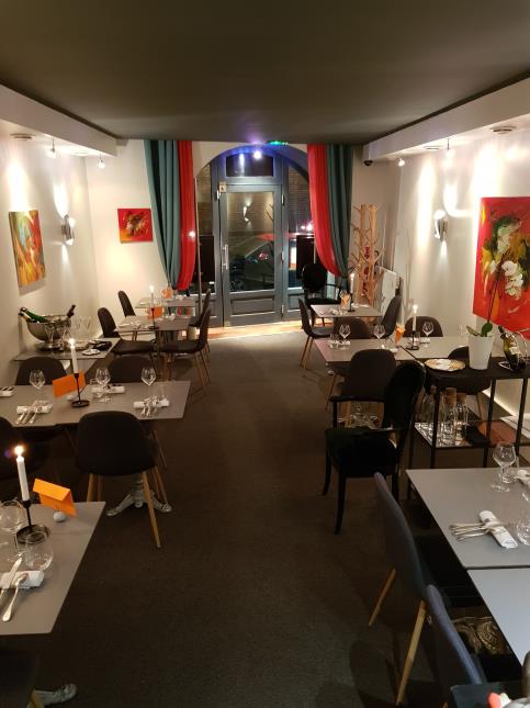 M By Mo Bachir, nouveau restaurant du Chef Mo Bachir, la salle avec une vingtaine de couverts
