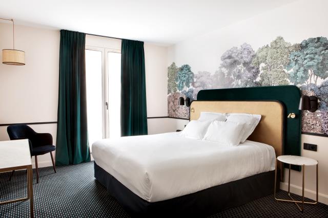 La décoration des chambres a été pensée pour résister à l'usure du temps avec des matériaux adaptés à la vie d'un hôtel.