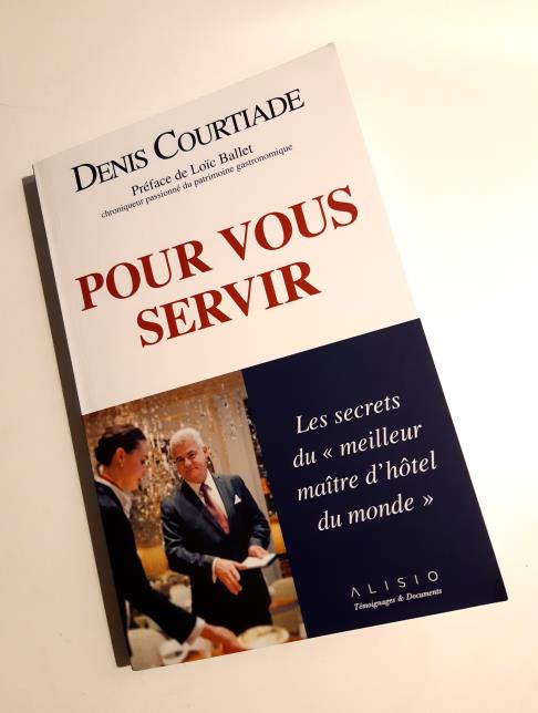 Un premier livre rédigé par Denis Courtiade sans avoir demandé le feu vert ni de la direction du Plaza Athénée, ni d'Alain Ducasse.