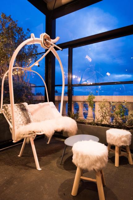 Le Terrass Hotel installe chaque année sa terrasse d'hiver, sa terrasse d'hiver, avec plaids et cidre chaud.