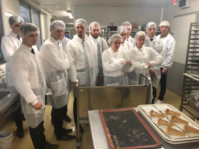 Visite des BTS MHR du lycée François Rabelais en tenues de protection