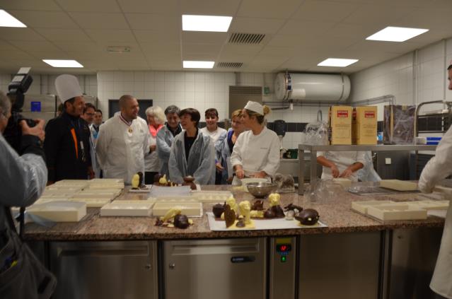 Pourla Fête, l'atelier chocolat a prévu d'ouvrir ses portes au public et ce sont les élèves endosseront le rôle de formateurs.