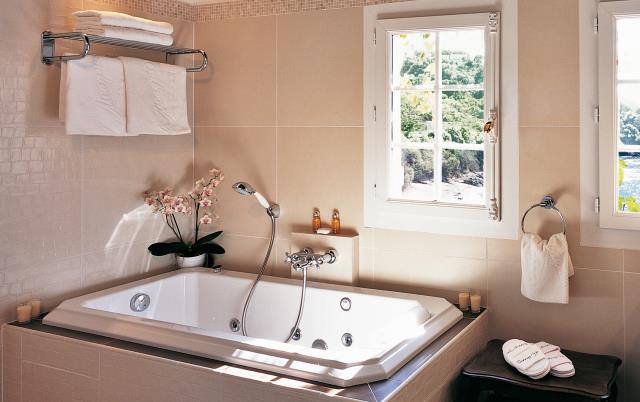 L'éponge est devenue un élément important de la décoration de la salle de bains.