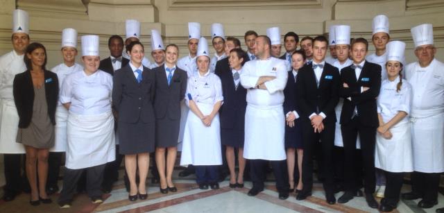 Les apprentis en présence du chef des cuisines de l'Elysée et MOF Guillaume Gomez.
