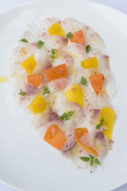 Daurade_et_carottes_marinees_citron_caviar_et_basilic_citrus_