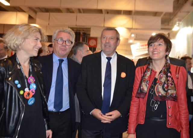 Corinne Menegaux, directrice générale d'Equip'Hotel, Didier Chenet, préisdent du GNI, Roland Héguy, président confédéral de l'Umih, et Carole Delga, secrétaire d'État chargée du Commerce.