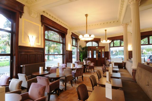 Le Café Brant a été rénové façon café viennois.