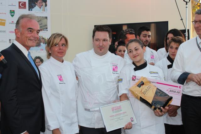 De gauche à droite : Richard Galy, maire de Mougins, Christelle Brua, David Barat et son commis Eva Giannorsi.