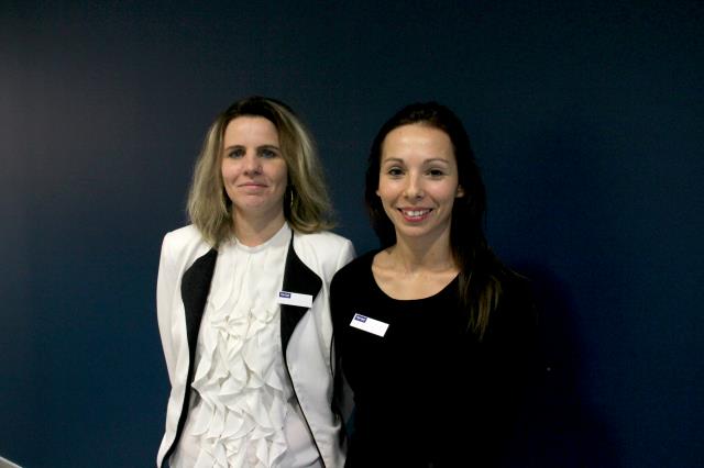Morgane Lheureux (à gauche) et Sandra Renault, du Kyriad d'Ifs ont testé les avantages du nouveau livret de compétences.