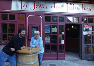 Thierry Raymond et Sylvie Baeriswyl sur la terrasse de la Java des Paluches.  « Nous partons de...