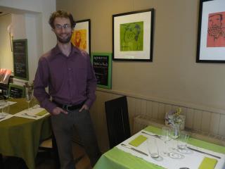 Raphaël Miquel organise des expositions d'illustrateurs, peintres et photographes dans son...