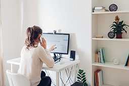 L'cole de formation htelire propose des cursus sous diffrents formats : des formations distance via des e-learnings prsents sur la plateforme Best Western University et des Classes Virtuelles, de 60 90 minutes ; des formations en prsentiel en htel ou au sige (hors priode de confinement) ; et des sances de coaching