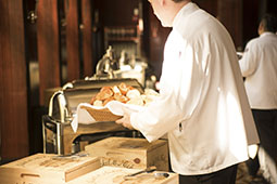 Les mtiers du service sont particulirement concerns par la fuite des talents aggrave par la crise sanitaire