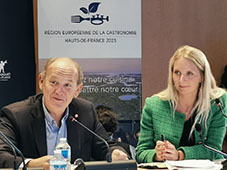 Maude Caucheteux, directrice du dveloppement du Campus des mtiers des Hauts-de-France, et Daniel Fasquelle, maire du Touquet-Paris-Plage et conseiller re?gional de?le?gue? au tourisme