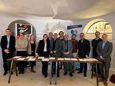 Les signataires de la convention, runis au chteau de Pray, Amboise