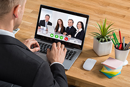 Les nouvelles technologies ont chang les modalits de l'entretien de recrutement. La visio-confrence plat beaucoup aux employeurs presss