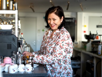 Daisy Duquesnoy a repris le Hall des artistes à La Guyonnière (moins de 2 800 habitants) en Vendée.