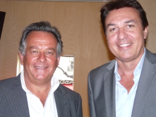 Jean-Bernard Bros, adjoint au maire de Paris chargé du tourisme, et Paul Roll, directeur de l'office de tourisme de Paris.