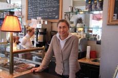 Maryse Grégorini, directrice du Café Joséphine : 'Seuls les grands centres de distribution sont livrés pour l'instant. C'est là que nous sommes contraints d'aller nous fournir.'