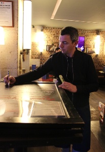 Avec les grèves, le patron du Café Parisiii (XIIe), Charles Lainé, a perdu 40 % de sa clientèle. Avec les grèves, le patron du Café Parisiii (XIIe), Charles Lainé, a perdu 40 % de sa clientèle.