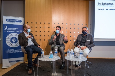 Table ronde organisée par la CCI de Nantes-Saint Nazaire avec (de g. à d.), Henry Delamare, DG du groupe Kermibien (8 hôtels dans l'Ouest), Olivier Peti, In Extenso, et Hervé Mainguet, dirigeant du Régent à Pornichet. Table ronde organisée par la CCI de Nantes-Saint Nazaire avec (de g. à d.), Henry Delamare, DG du groupe Kermibien (8 hôtels dans l'Ouest), Olivier Peti, In Extenso, et Hervé Mainguet, dirigeant du Régent à Pornichet.