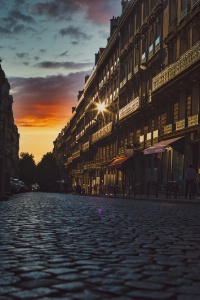 À Paris, la fin du confinement à la mi-décembre, aussitôt remplacé par un couvre-feu, n'a pas permis d'améliorer le remplissage des hôtels.