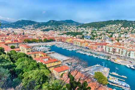 Le port de Nice. La Côte d'Azur est la destination qui a généré l'augmentation de chiffre d'affaires par chambre disponible la plus forte de l'Hexagone. Le port de Nice. La Côte d'Azur est la destination qui a généré l'augmentation de chiffre d'affaires par chambre disponible la plus forte de l'Hexagone.