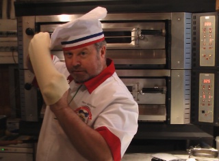 À 51 ans, Thierry Graffagniono est maître pizzaïolo, gérant d'un point de vente de livraison à domicile, consultant et président de la FPF.